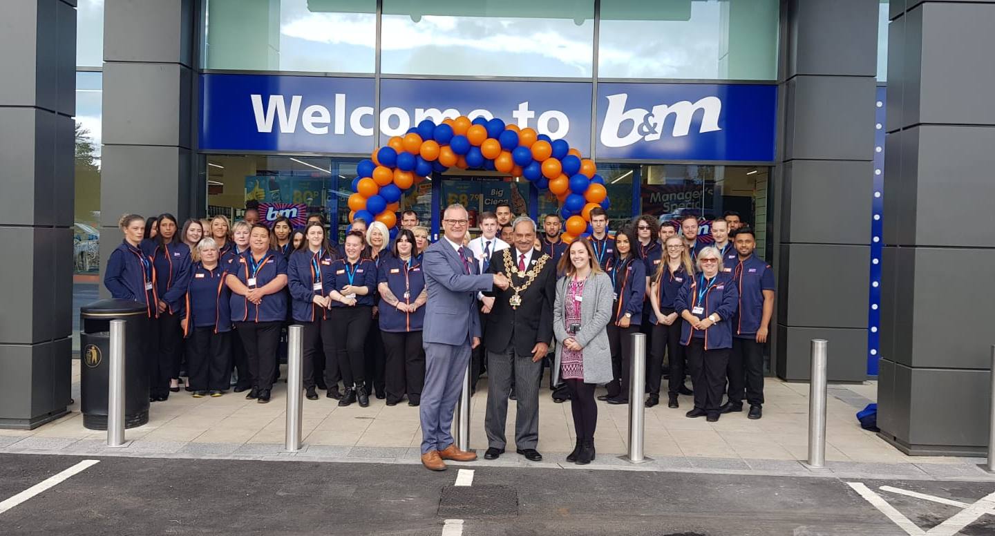 Store staff at B&M's new store in Sheldon were delighted to welcome Lord Mayor Mohammed Azim and Charlotte Dowling from Birmingham St Mary’s Hospice. The hospice received a donation of £250 worth of B&M vouchers for taking part in B&M's special day, while