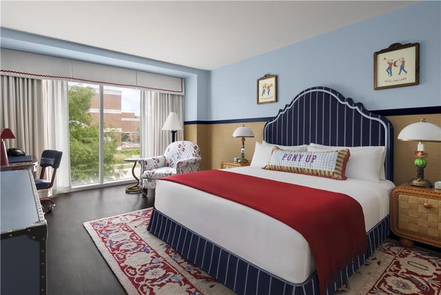 Images Graduate by Hilton Dallas