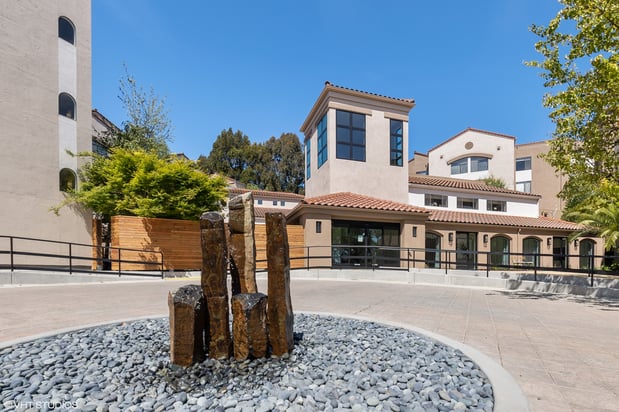 Images Cadence at Millbrae