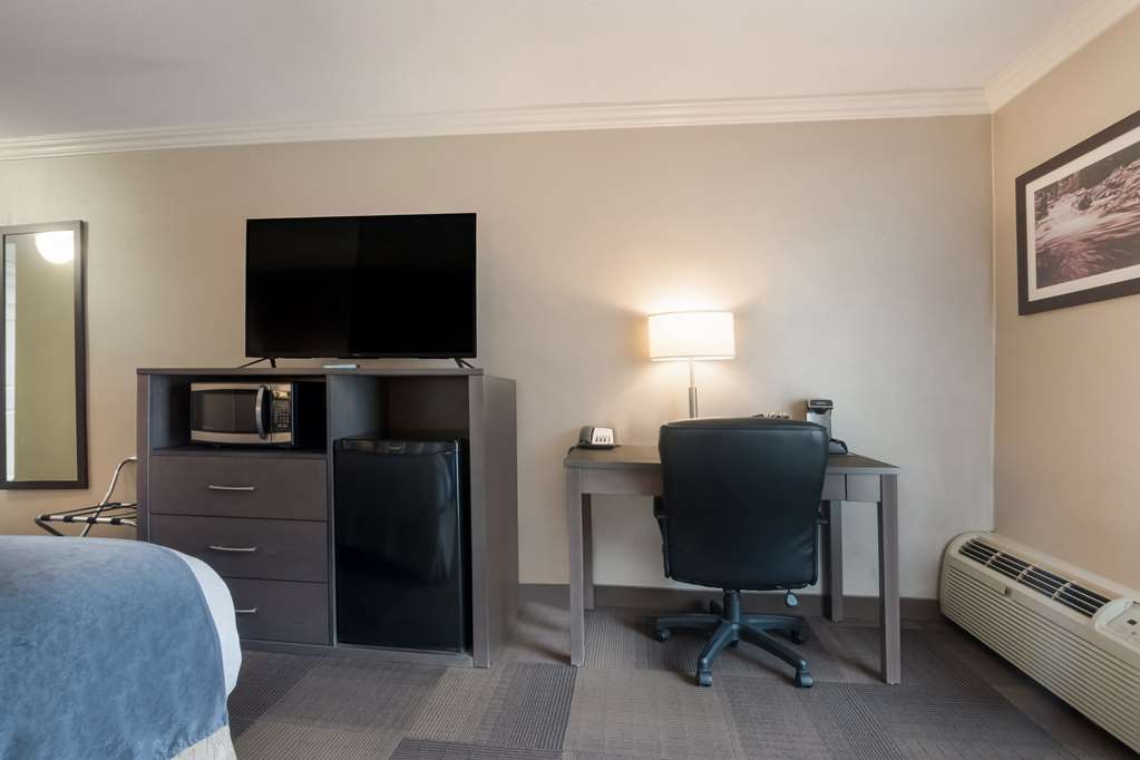 ExecutiveKing Best Western St Catharines Hotel & Conference Centre St. Catharines (905)934-8000