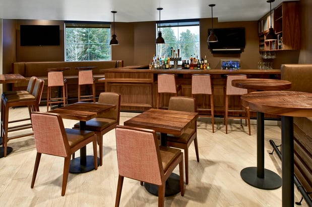 Images Base Camp Lounge