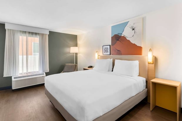 Images Spark by Hilton Calhoun