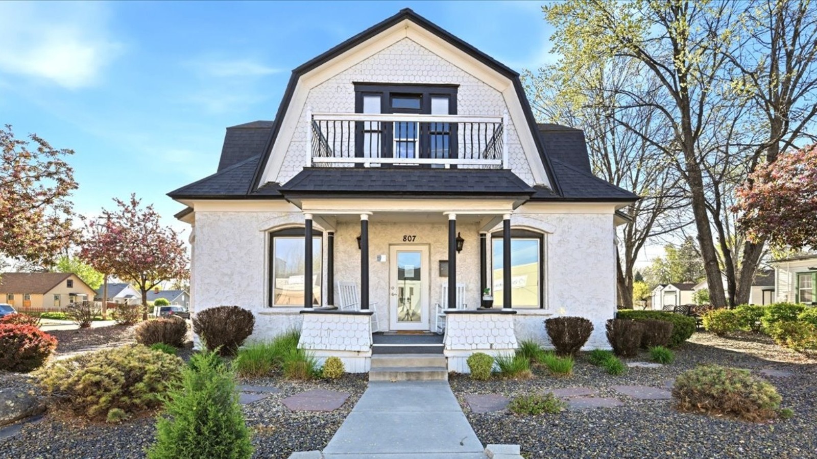 Navigate the home buying process in Idaho with experienced realtors who provide step-by-step support, from financing options to closing on your ideal property.