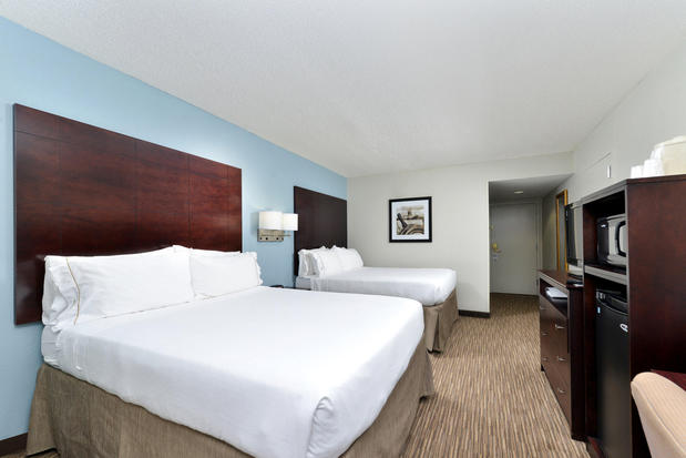 Images Holiday Inn Express & Suites Tampa Airport, an IHG Hotel