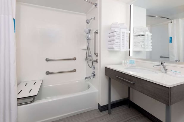 Images Hampton Inn & Suites Kansas City-Country Club Plaza