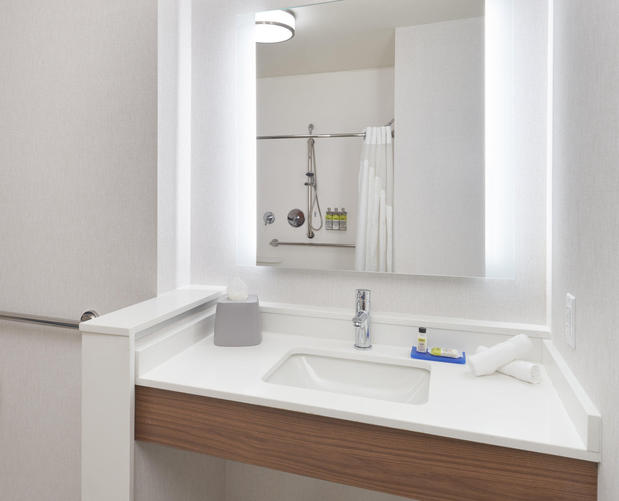 Images Holiday Inn Express & Suites Doral - Miami by IHG