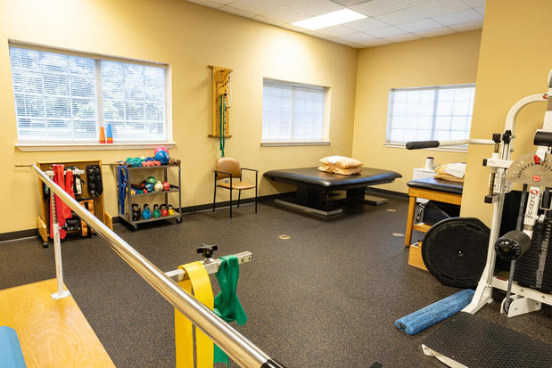 Images Memorial Hermann Sports Medicine & Rehabilitation - Wharton