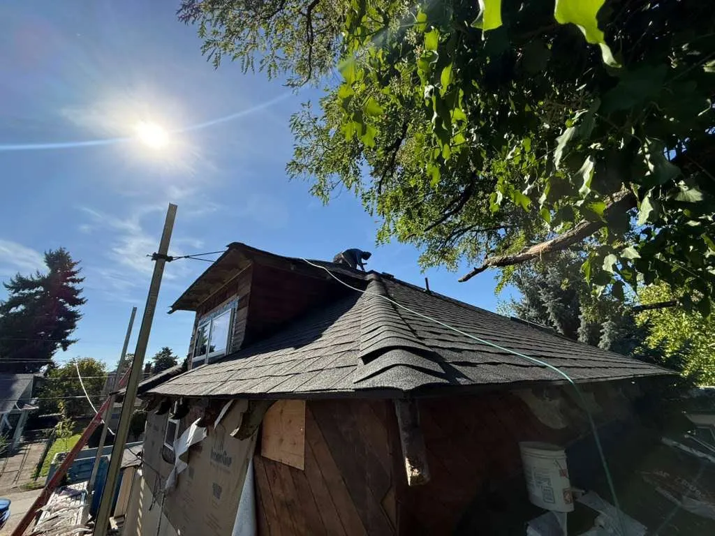 Skyrise Roofing & Gutters Image