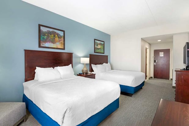Images Best Western Plus Crossroads Inn & Suites