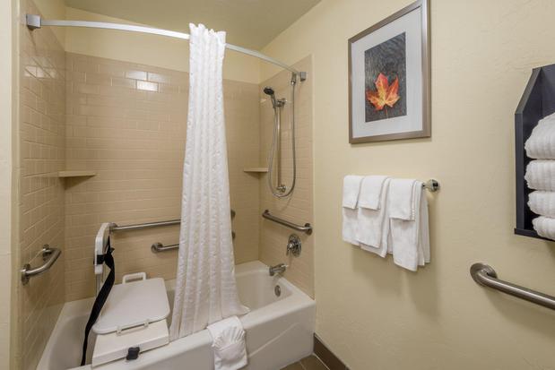 Images Candlewood Suites Midwest City by IHG