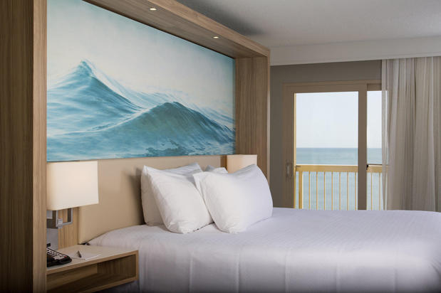 Images Crowne Plaza Melbourne-Oceanfront by IHG