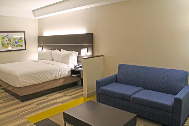 Images Holiday Inn Express & Suites St. Louis South - I-55 by IHG