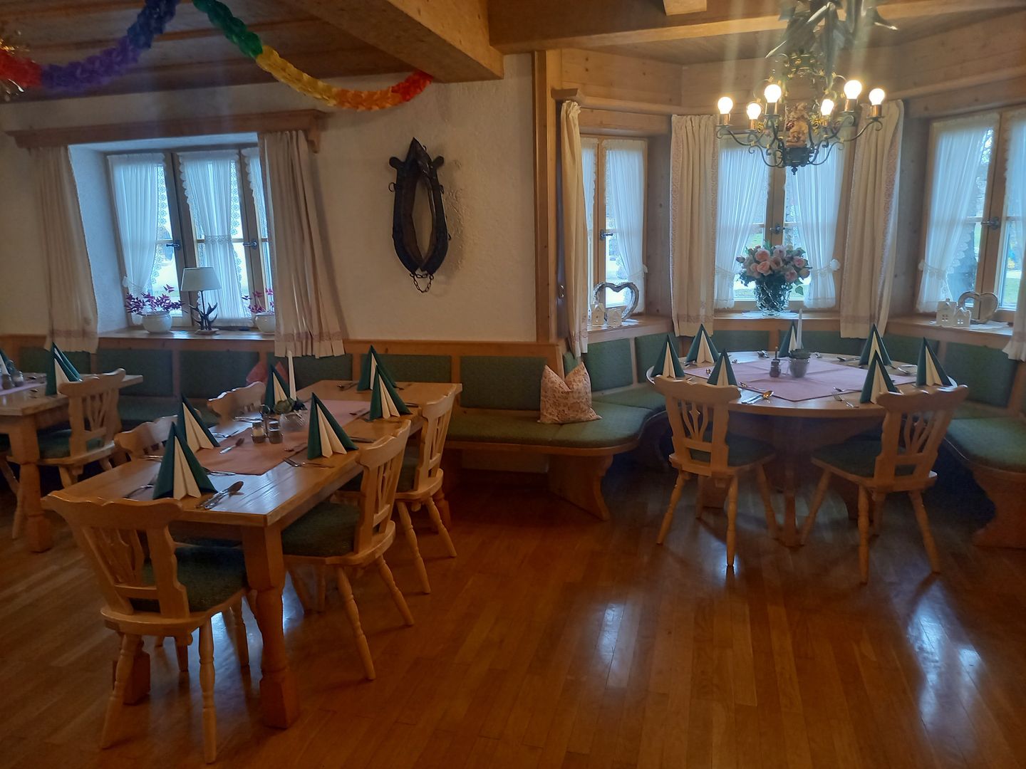 St. Leonhard Pension, Leonhardistr. 2 in Murnau