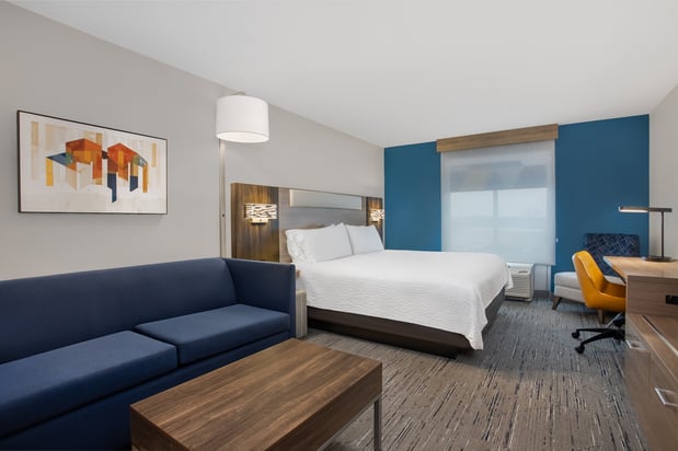Images Holiday Inn Express & Suites Terre Haute by IHG