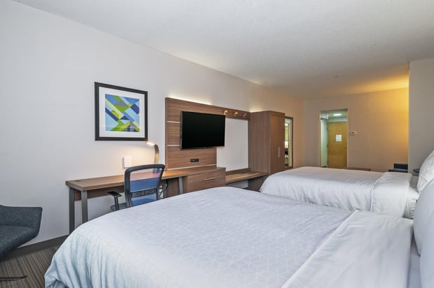 Images Holiday Inn Express & Suites Woodbridge by IHG