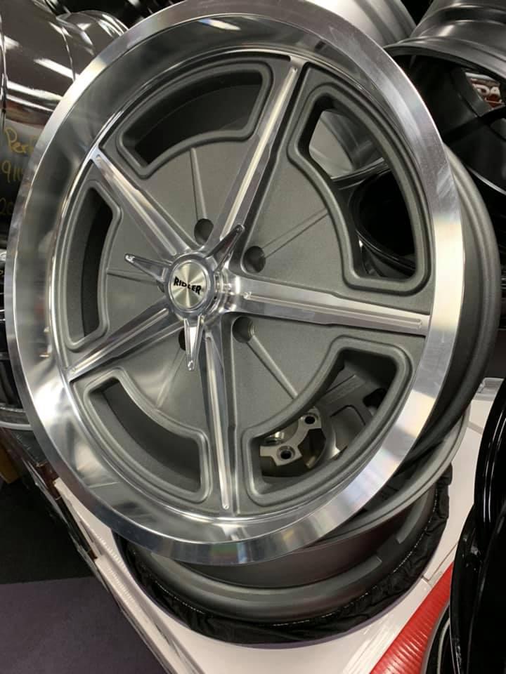 Rent-A-Wheel Custom Wheels & Tires Visalia, CA Photo