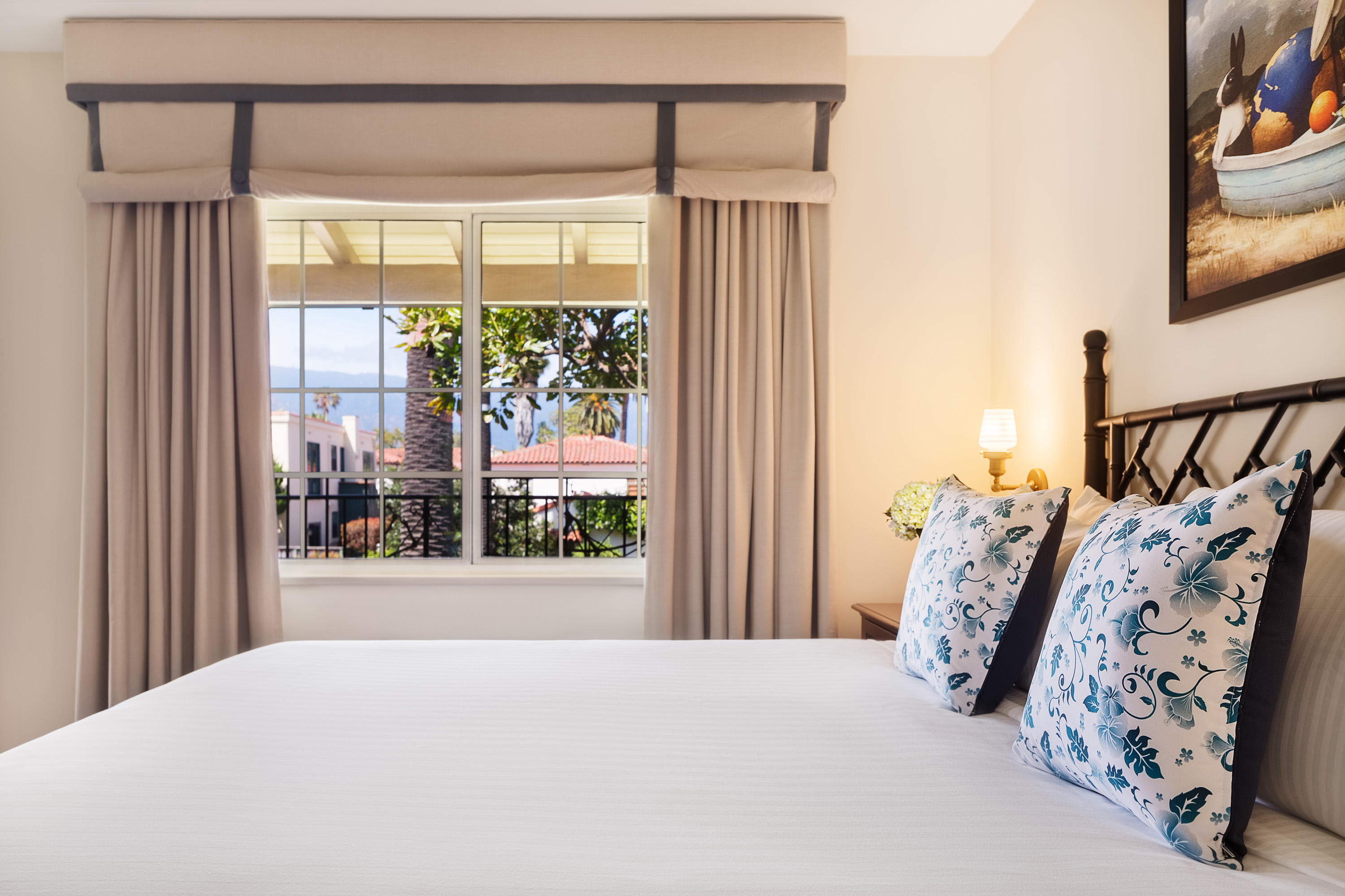 Charming king rooms with partial ocean and marina views, ideal for a quick Santa Barbara weekend getaway or a longer beachside stay. Each room is approximately 300-350 square feet and features a king bed, executive desk, LCD TV and iPod docking station. Accommodates up to 2 adults.