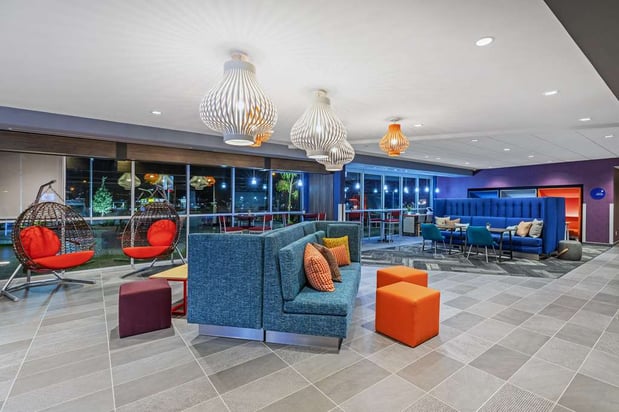 Images Tru by Hilton Laredo Airport