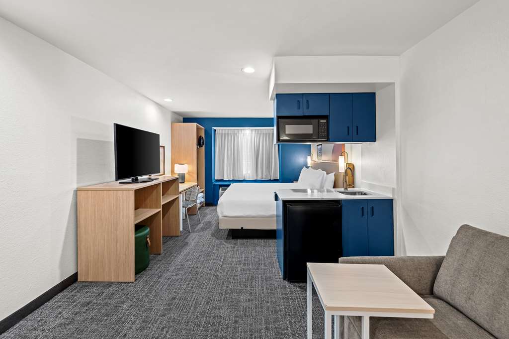 Guest room
