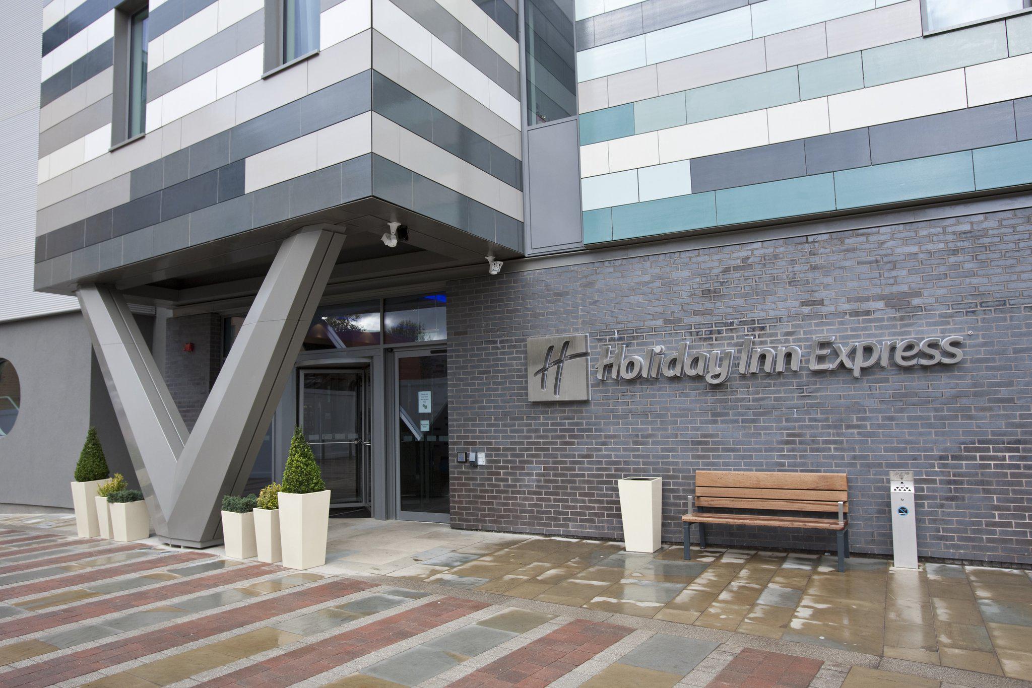 Holiday Inn Express Manchester City Centre - Arena, an IHG Hotel Manchester 01618 369600
