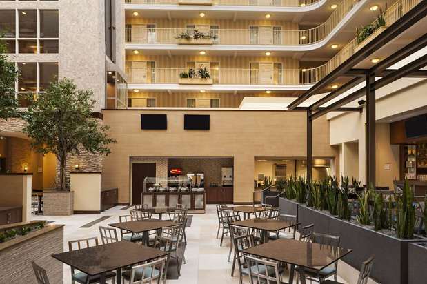 Images Embassy Suites by Hilton Dallas Market Center