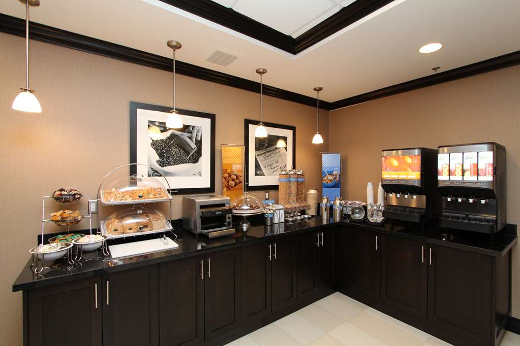 Images Hampton Inn & Suites by Hilton St. John's Airport