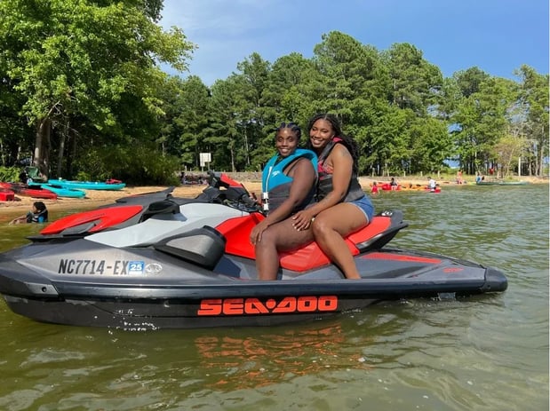 Images LETTS GO Watersports