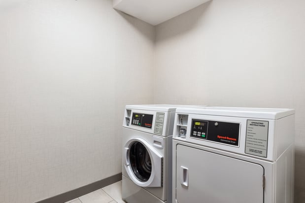 Images Holiday Inn Express & Suites Portland-Jantzen Beach by IHG