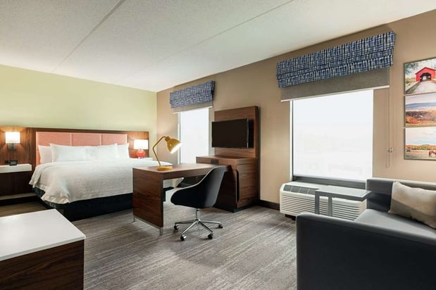 Images Hampton Inn & Suites Frederick-Fort Detrick