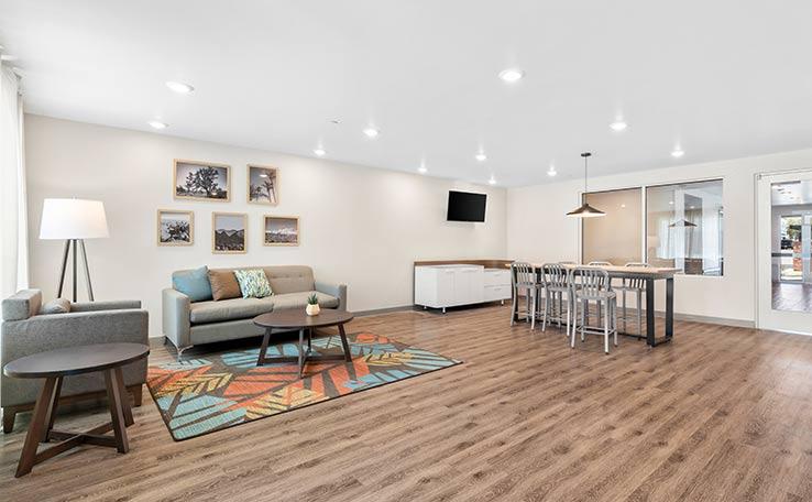 Images WoodSpring Suites Indio - Coachella Valley