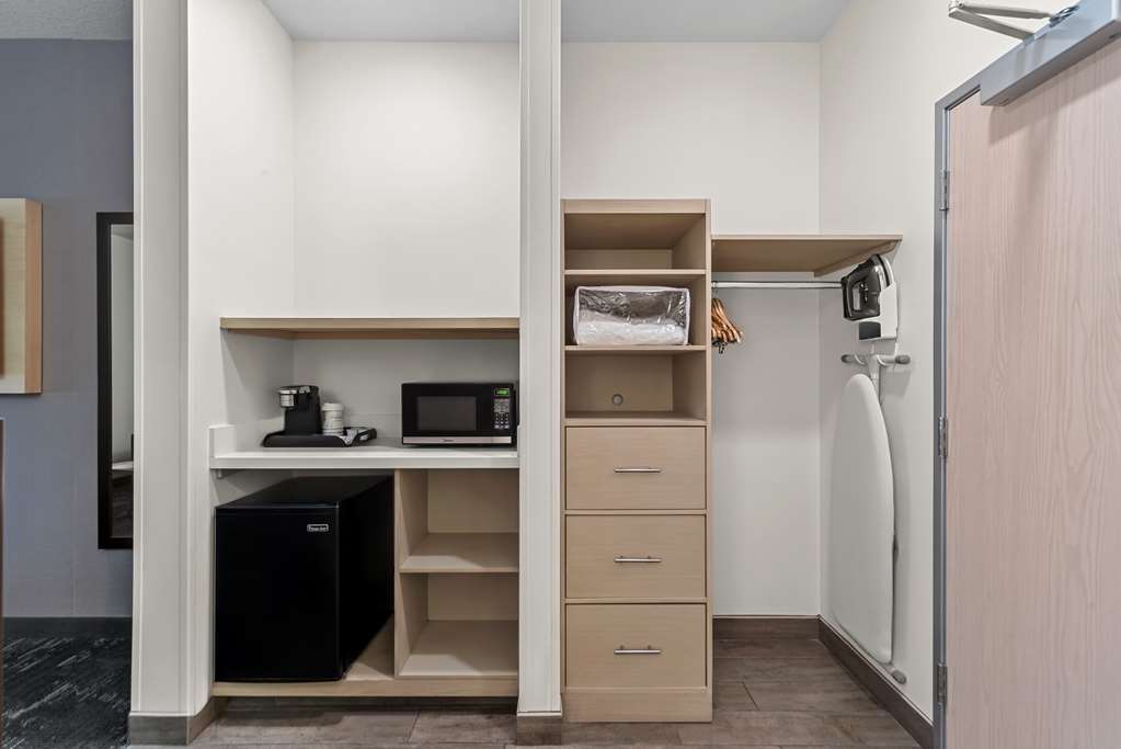 Double Queen Suite