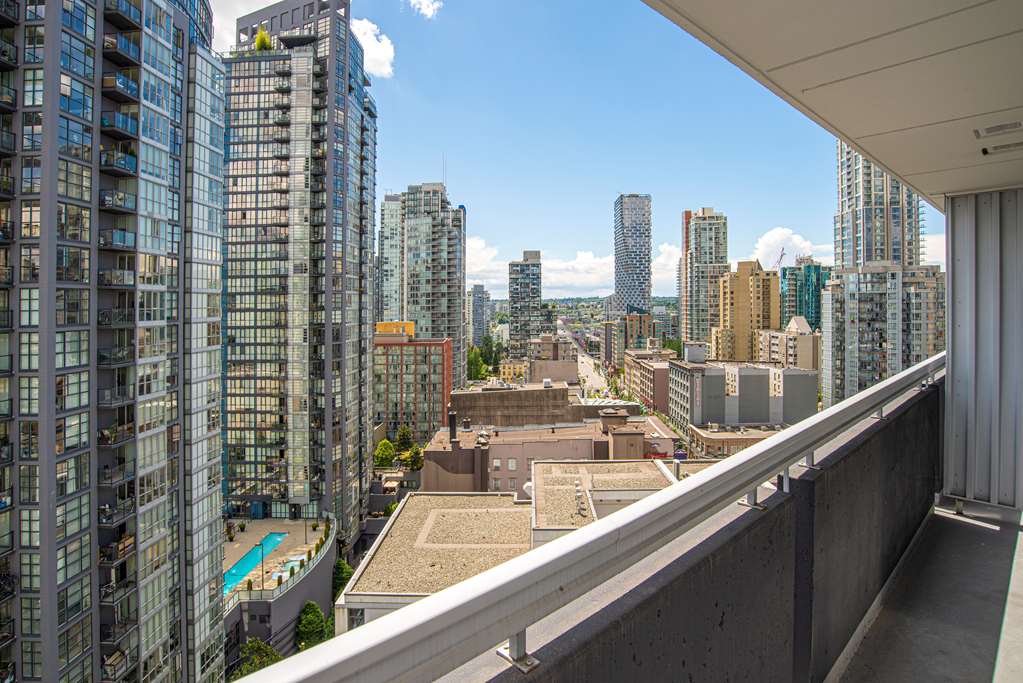 Best Western Premier Chateau Granville Hotel & Suites & Conf. Centre in Vancouver: Superior Queen Room View
