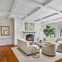 Images Hannelore Kaplan, VP William Raveis Real Estate