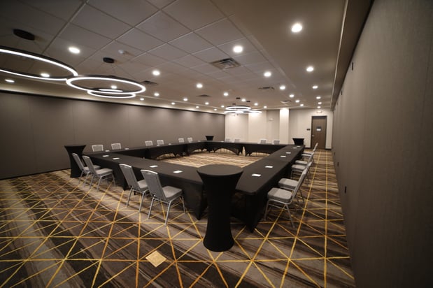 Images Holiday Inn Nashville Airport by IHG