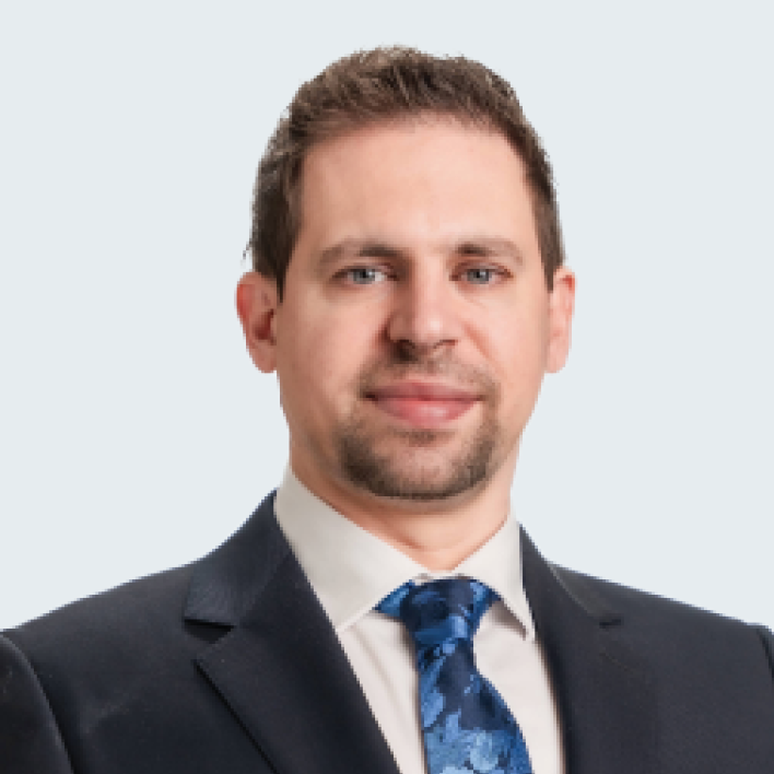 Headshot of Matthew Knapp