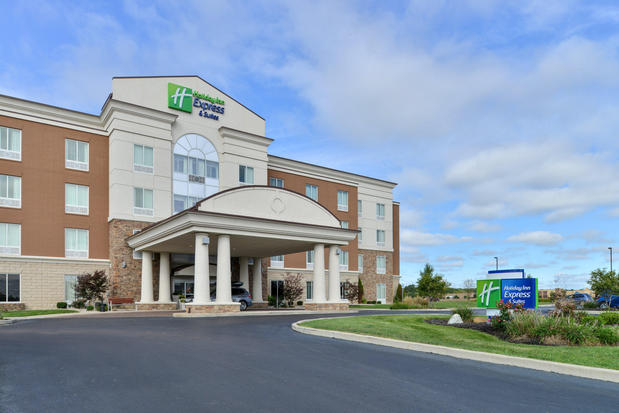 Images Holiday Inn Express & Suites Terre Haute, an IHG Hotel