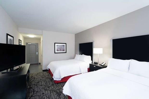 Images Hampton Inn & Suites Roanoke Airport