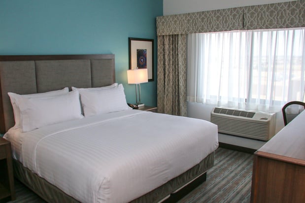 Images Holiday Inn & Suites Denver Tech Center-Centennial by IHG
