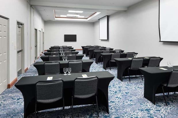 Images Hilton Garden Inn Lake Forest Mettawa