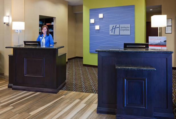 Images Holiday Inn Express & Suites Fort Dodge by IHG