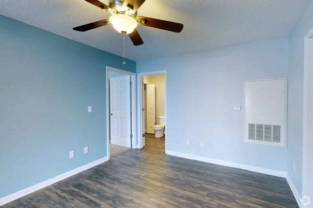 Images Summer Chase Apartments