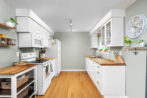 Images Christina Hamilton, REALTOR | Re/Max Equity Group