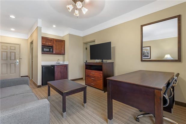 Images Best Western Plus Monica Royale Inn & Suites