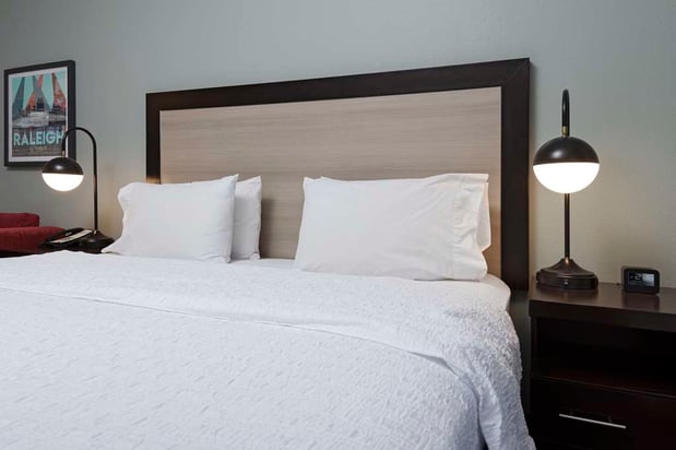 Images Hampton Inn & Suites Raleigh Downtown