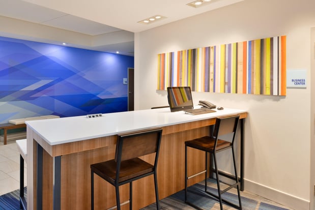 Images Holiday Inn Express & Suites Madison by IHG
