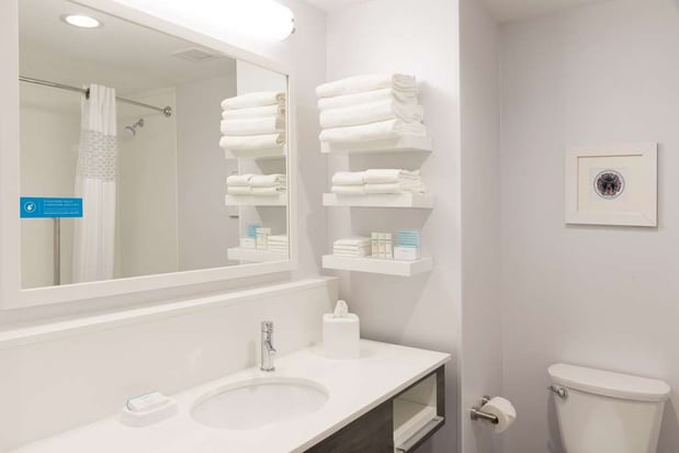 Images Hampton Inn & Suites Chicago Schaumburg