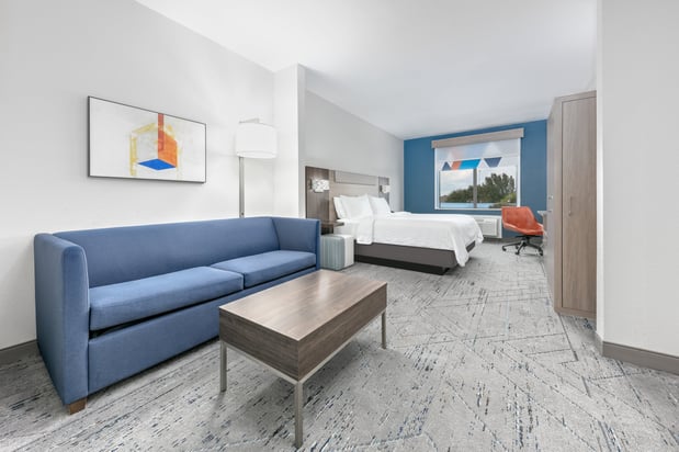 Images Holiday Inn Express & Suites Winnie by IHG