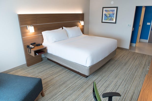 Images Holiday Inn Express & Suites Fort Wayne North by IHG