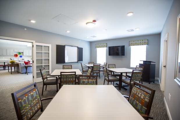 Images Oak Pointe of Washington