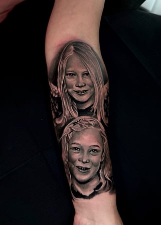 Bilder Bloody Dogs Tattoo & Piercing Inh. Robert Pongrácz